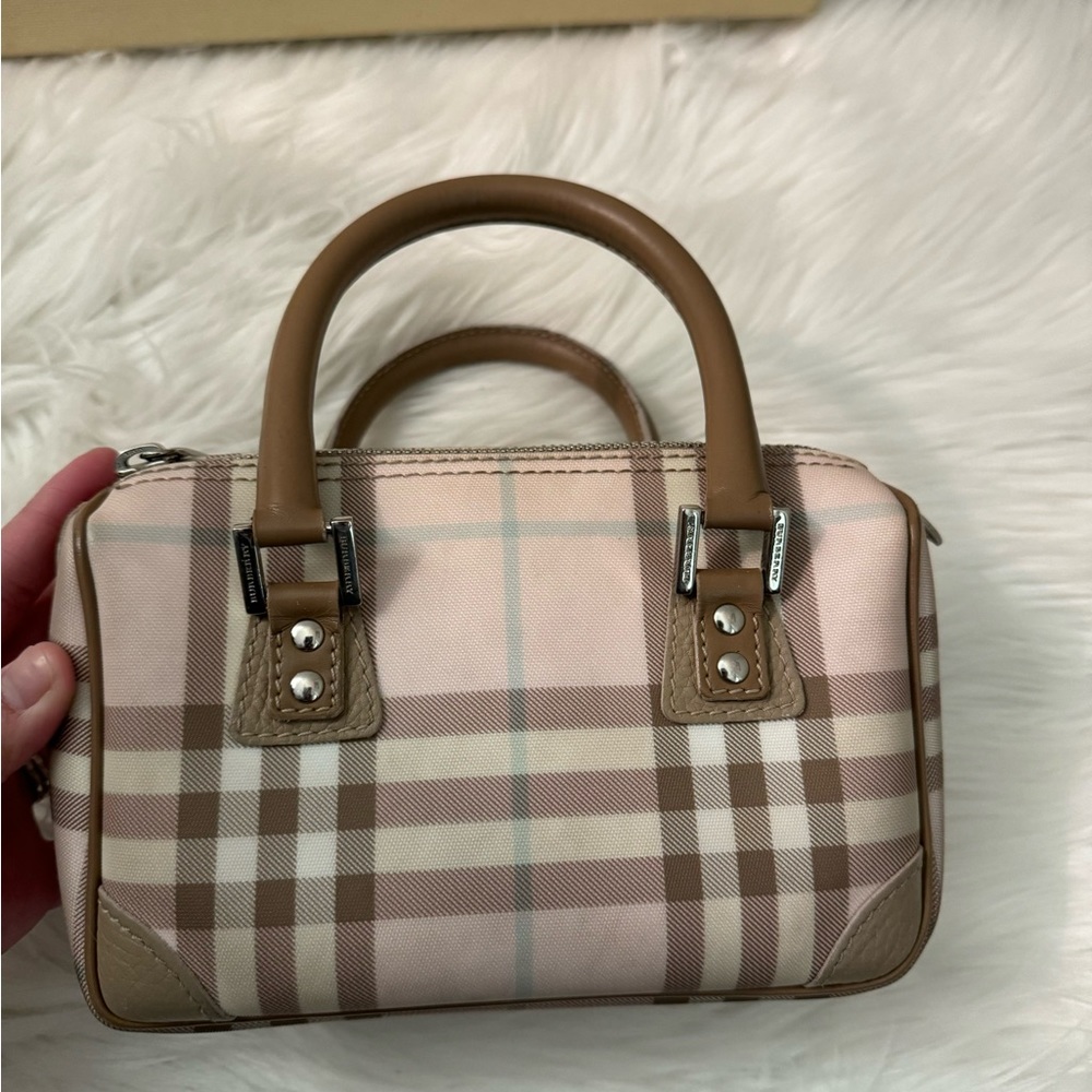 Authentic BURBERRY London pink mini nova check bag - Picture 2 of 10